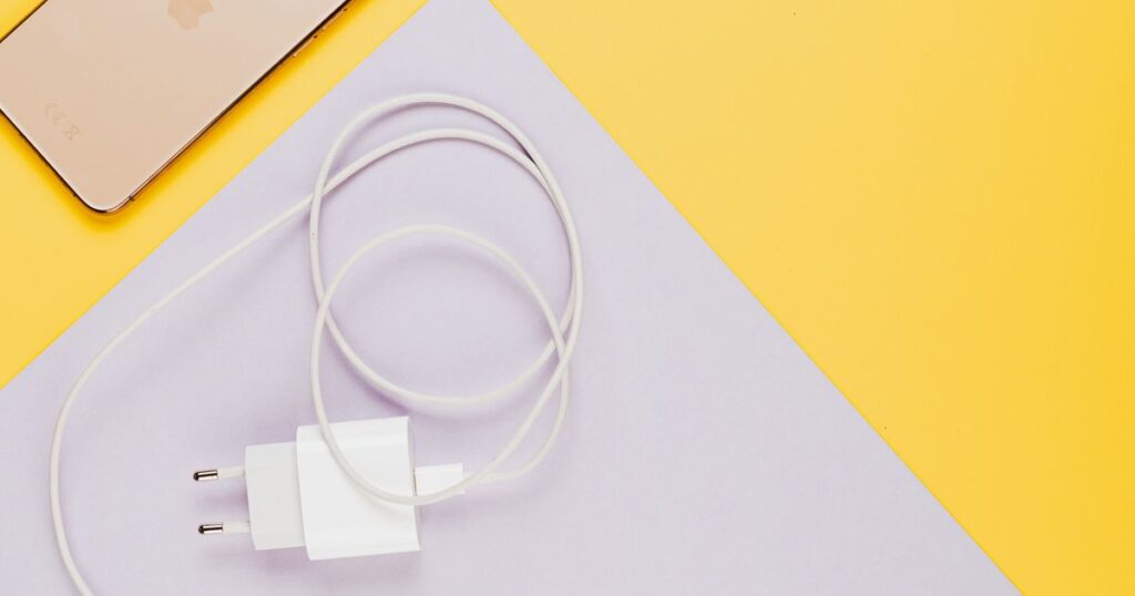 Connecteur de charge iPhone qui ne fonctionne plus : causes et solutions