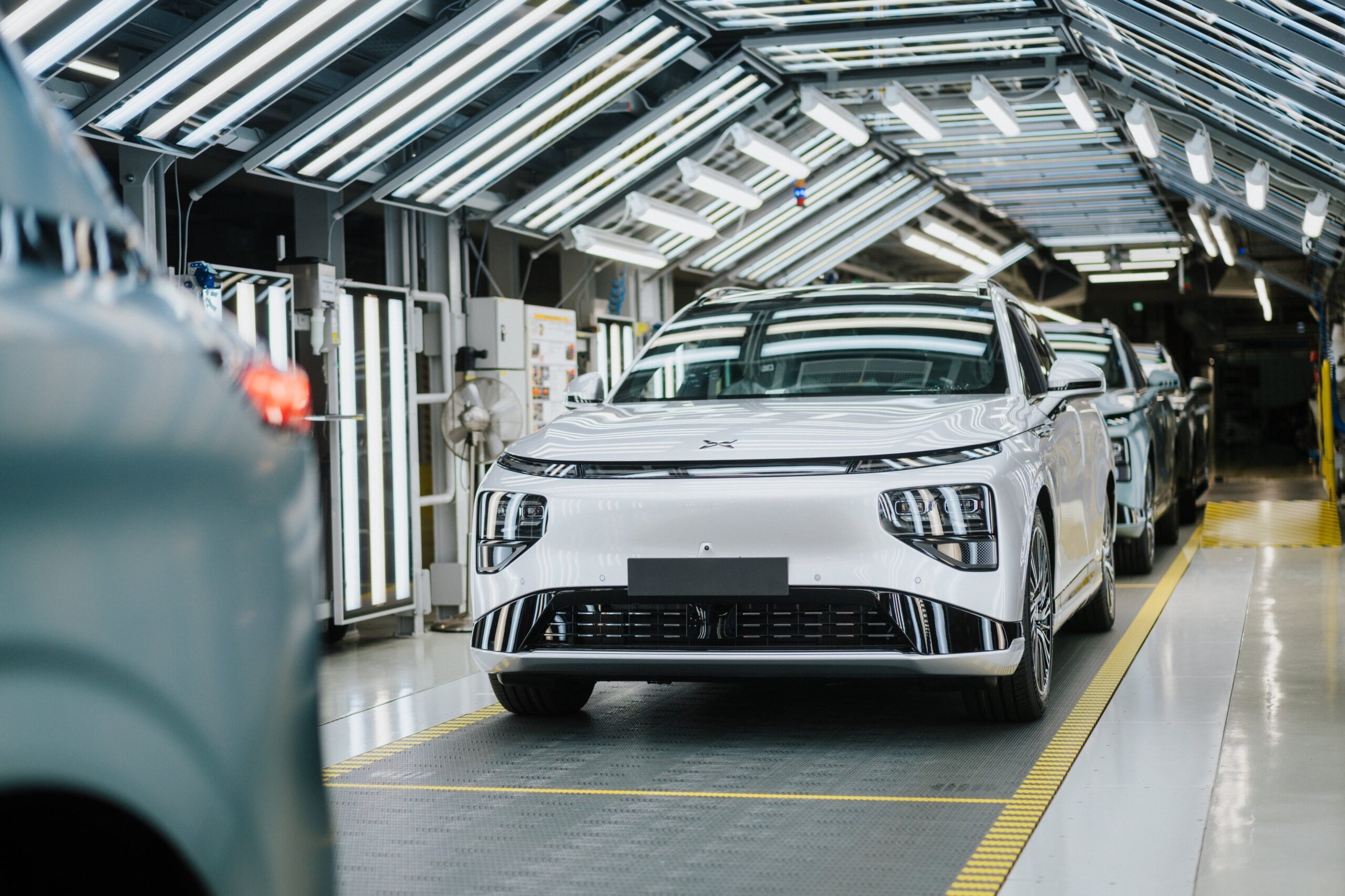 Xpeng défie l’Europe avec un 4ᵉ modèle électrique produit localement pour éviter les taxes