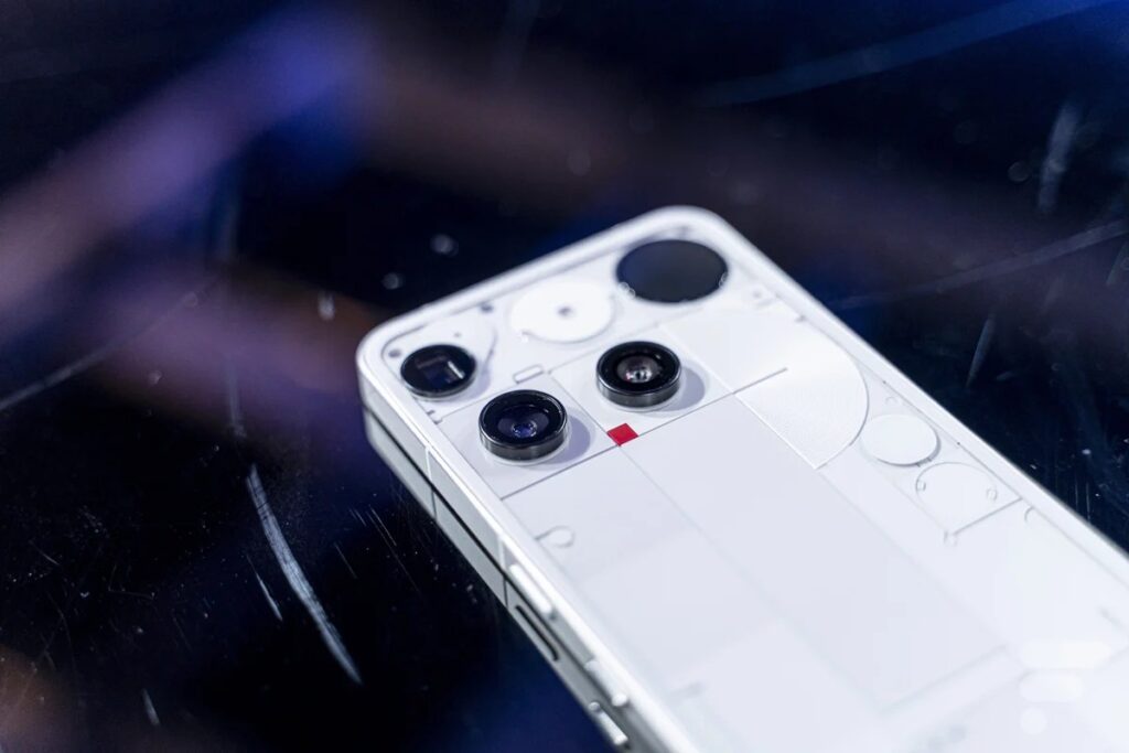 Nothing Phone (3) + CMF Watch 3 Pro : ce pack high-tech à prix cassé chez Boulanger vous surprendra