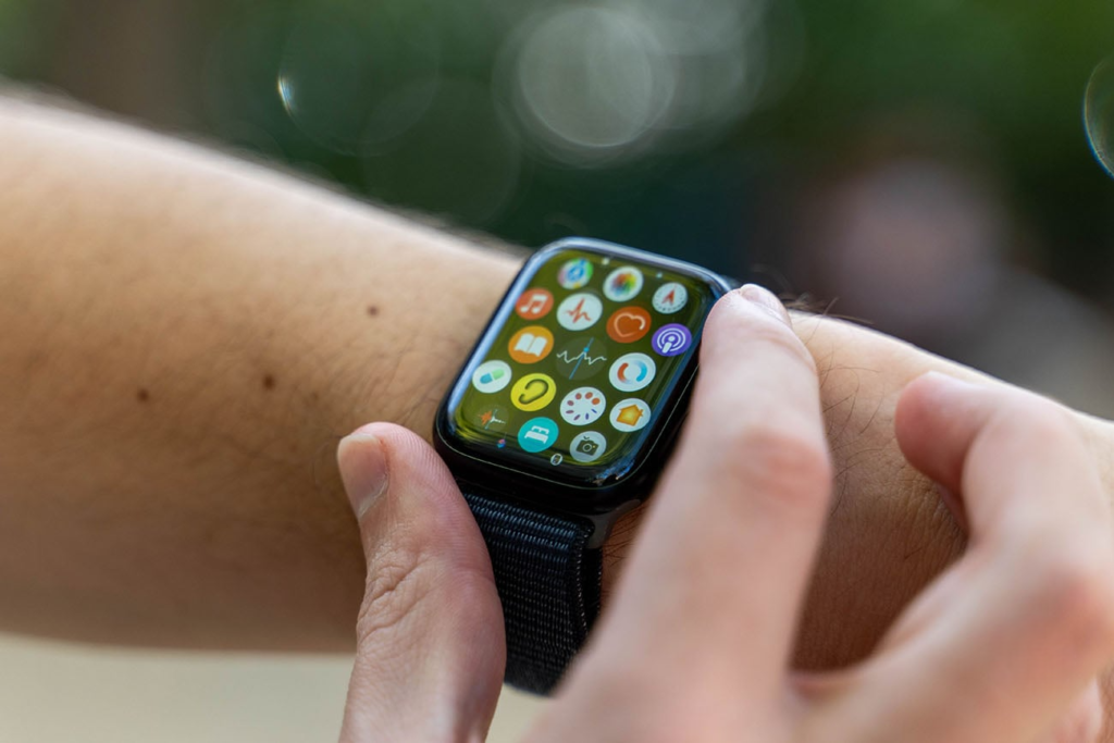 Apple Watch Series 9 : watchOS 27 finalement compatible malgré une erreur initiale