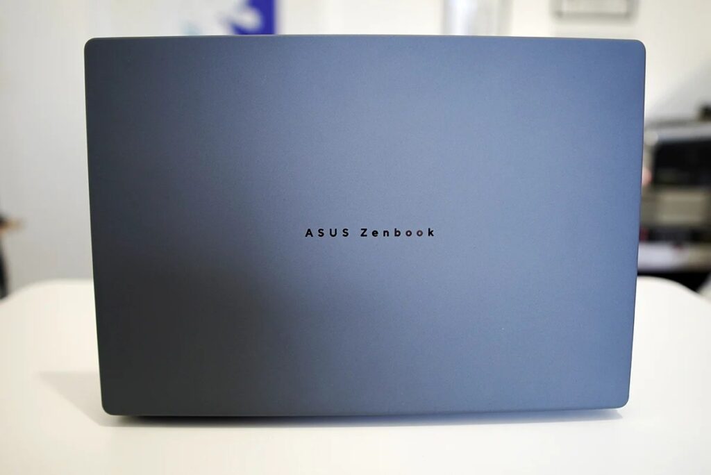 Asus Zenbook A14 OLED : l&rsquo;ultraportable endurant à prix cassé