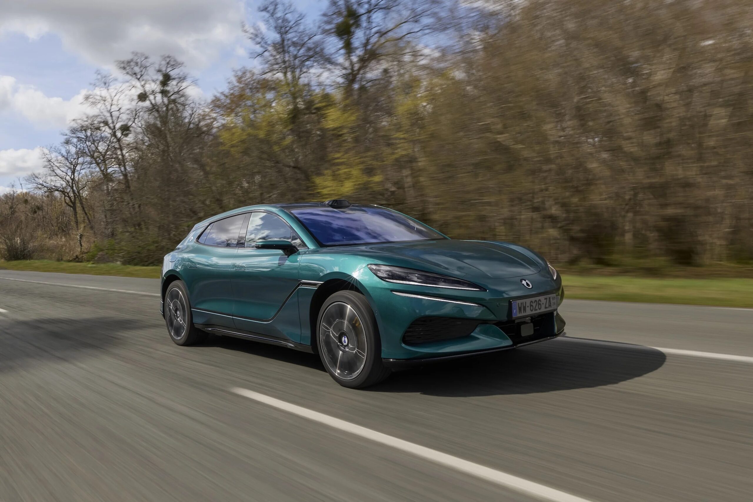 Denza Z9GT : le défi de BYD face à Porsche sur l’autobahn révélé