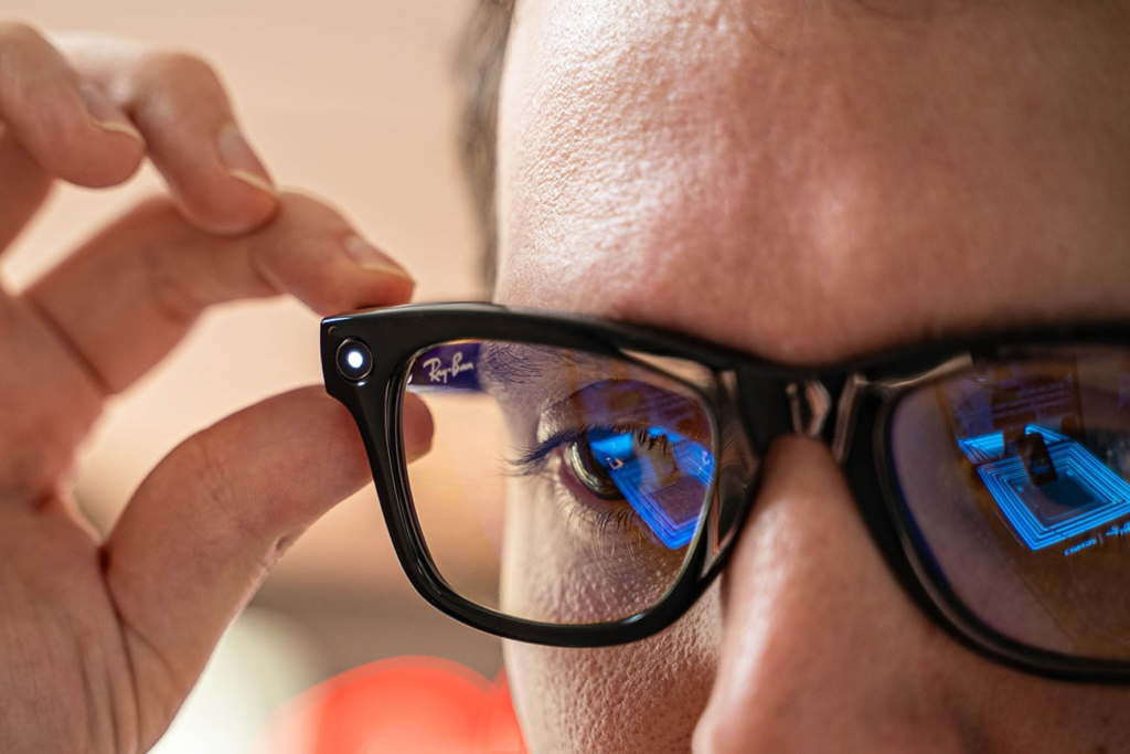 Reconnaissance faciale dans les lunettes Meta : le retrait surprise d&rsquo;une fonction controversée