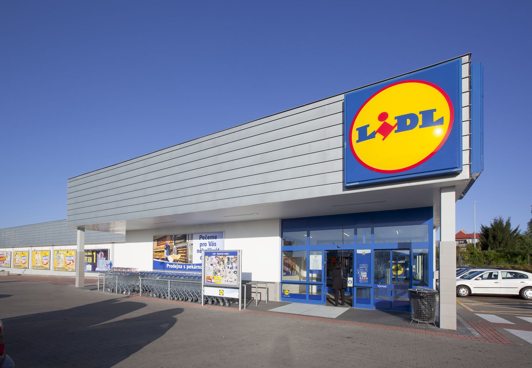 Recharge de voiture sur une borne vélo : légalité, risques et alternatives chez Lidl