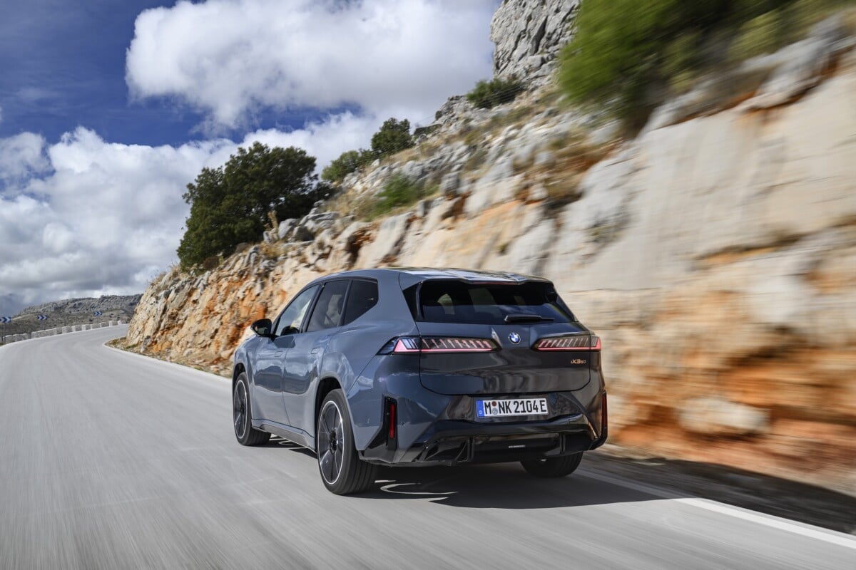 BMW iX3 électrique : 781 km d'autonomie record, une performance qui défie les attentes