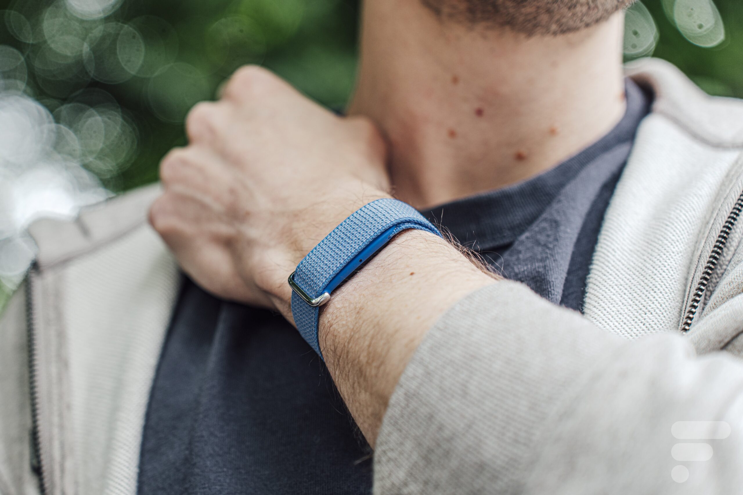 Fitbit Air : la solution ingénieuse pour associer montre traditionnelle et connectivité