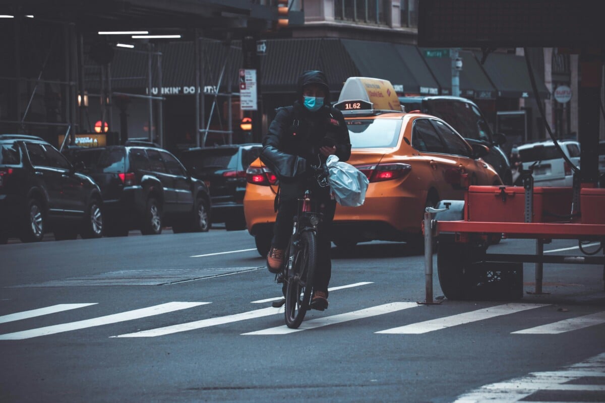 New York reporte à 2027 l’obligation d’immatriculer les vélos électriques : les raisons d’un choix controversé