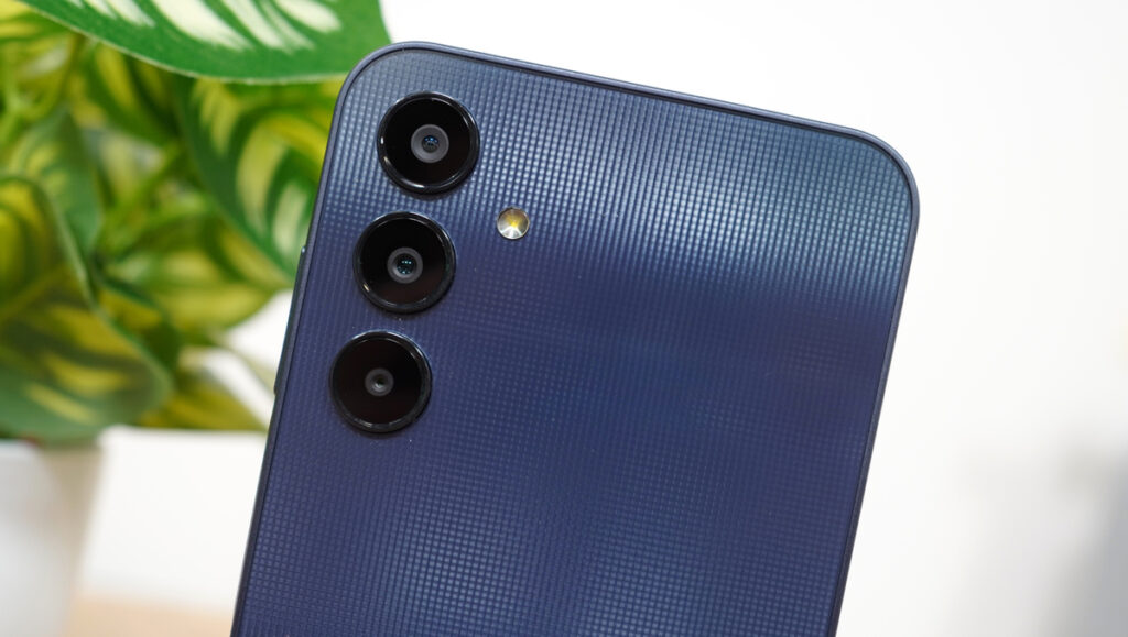 Samsung Galaxy A25 : Android 17 débarque en avant-première sur ce smartphone pas cher