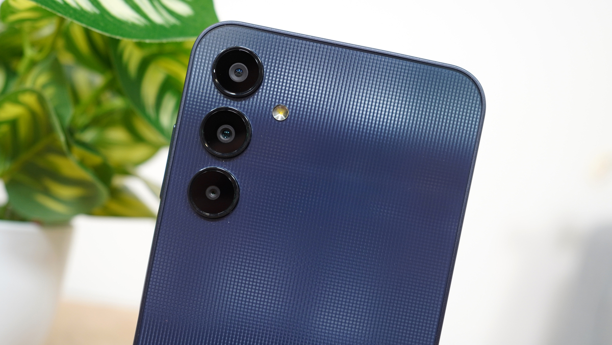 Samsung Galaxy A25 : Android 17 débarque en avant-première sur ce smartphone pas cher