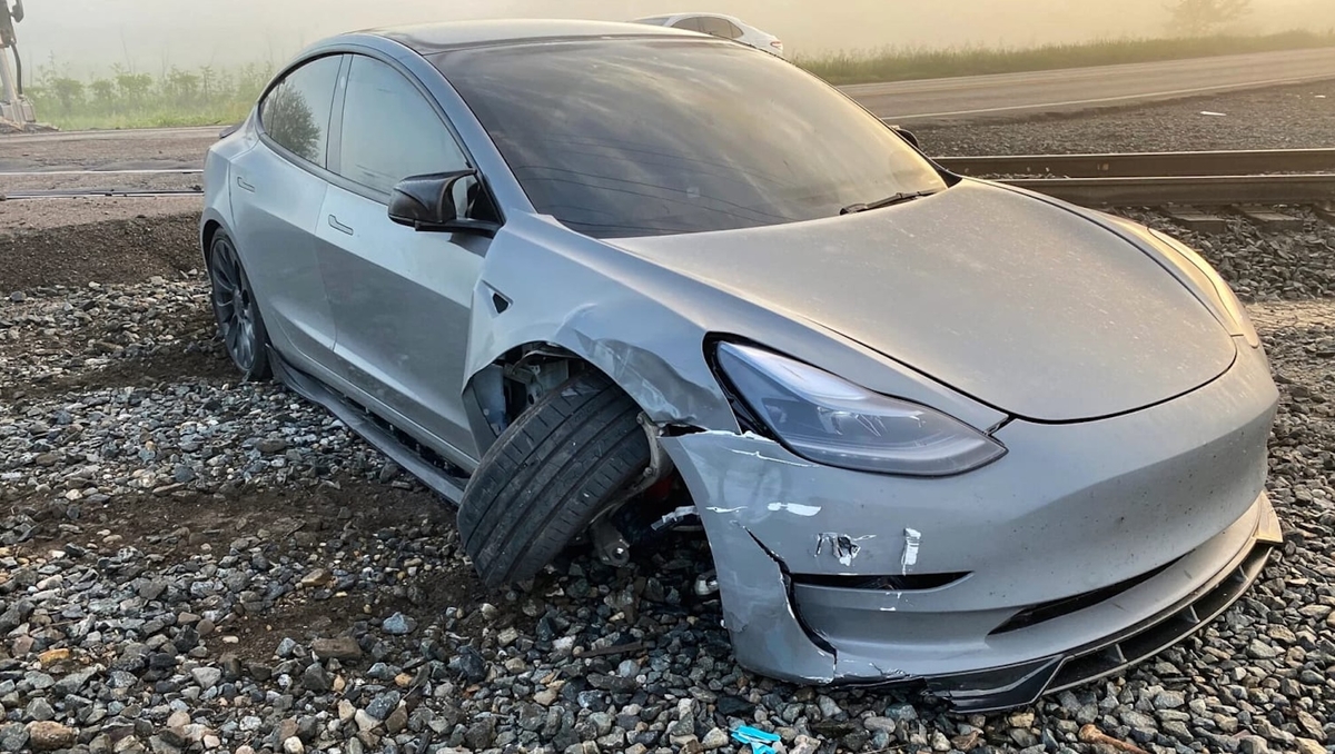Tesla en crise : record d'accidents avec l'Autopilot et silence inquiétant du constructeur