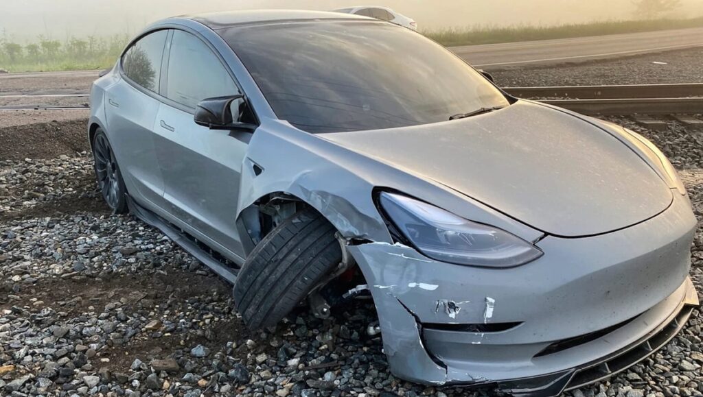 Tesla en crise : record d&rsquo;accidents avec l&rsquo;Autopilot et silence inquiétant du constructeur