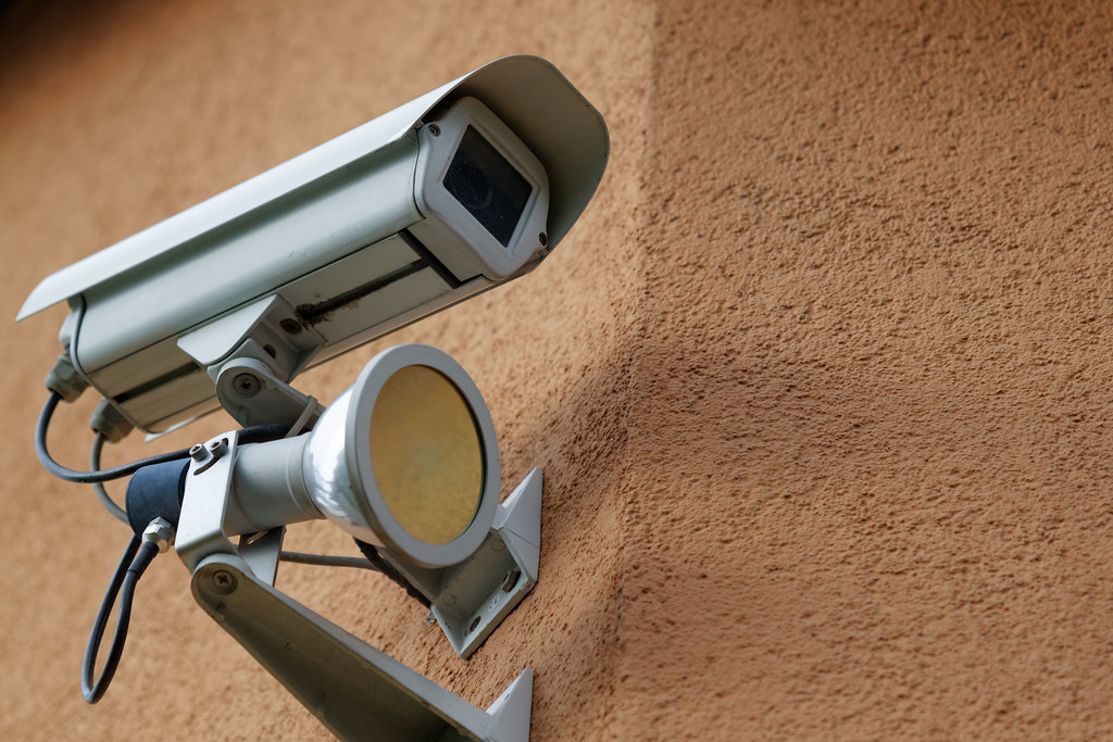 Installation caméra de surveillance en entreprise : notre guide